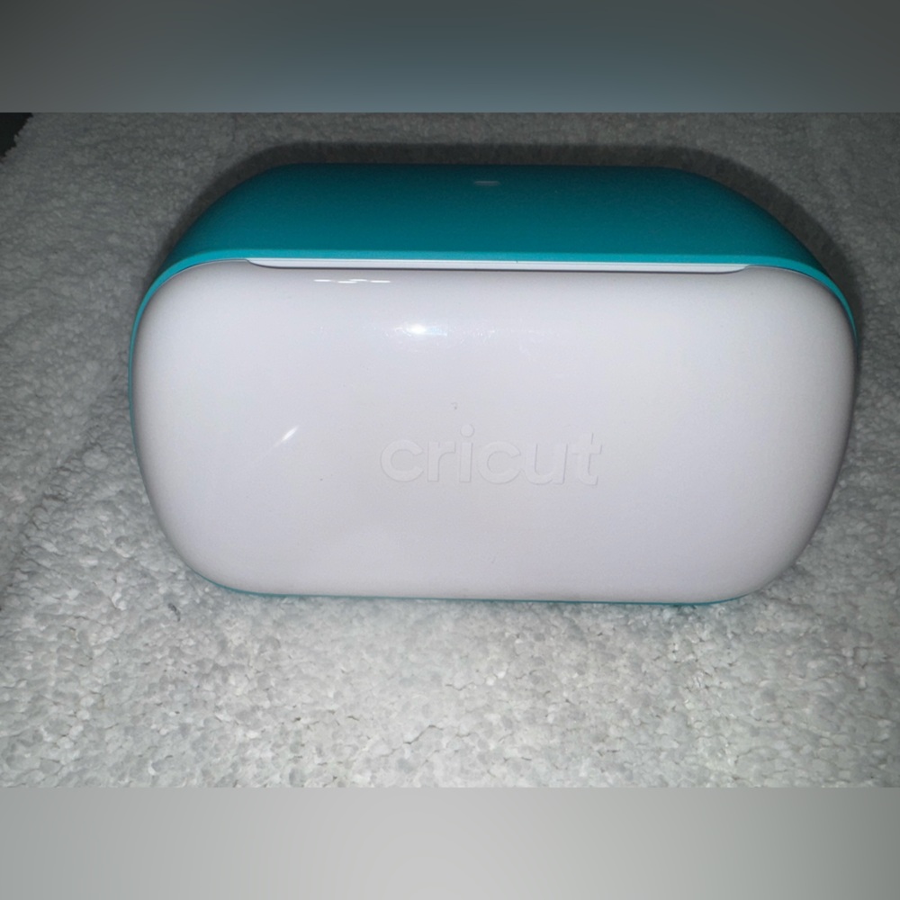 Cricut Joy White and Teal Crafting Tool-Preloved - Picture 5 of 7